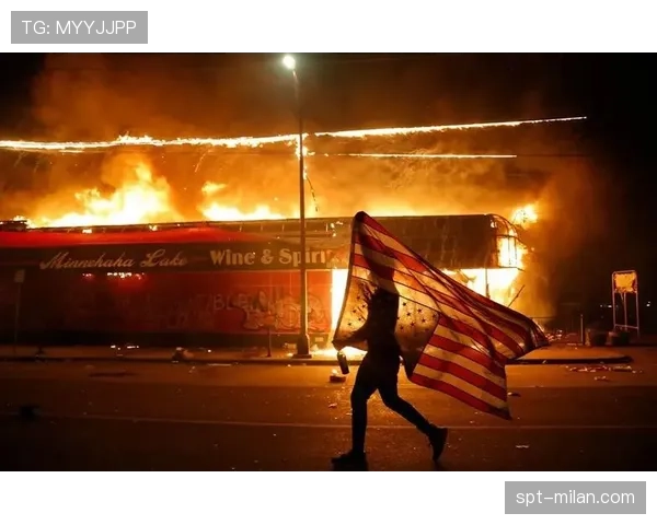 泰晤士报:警方就上周英超比赛中的种族歧视事件展开调查 泰晤士报:警方就上周英超比赛中的种族歧视事件展开调查